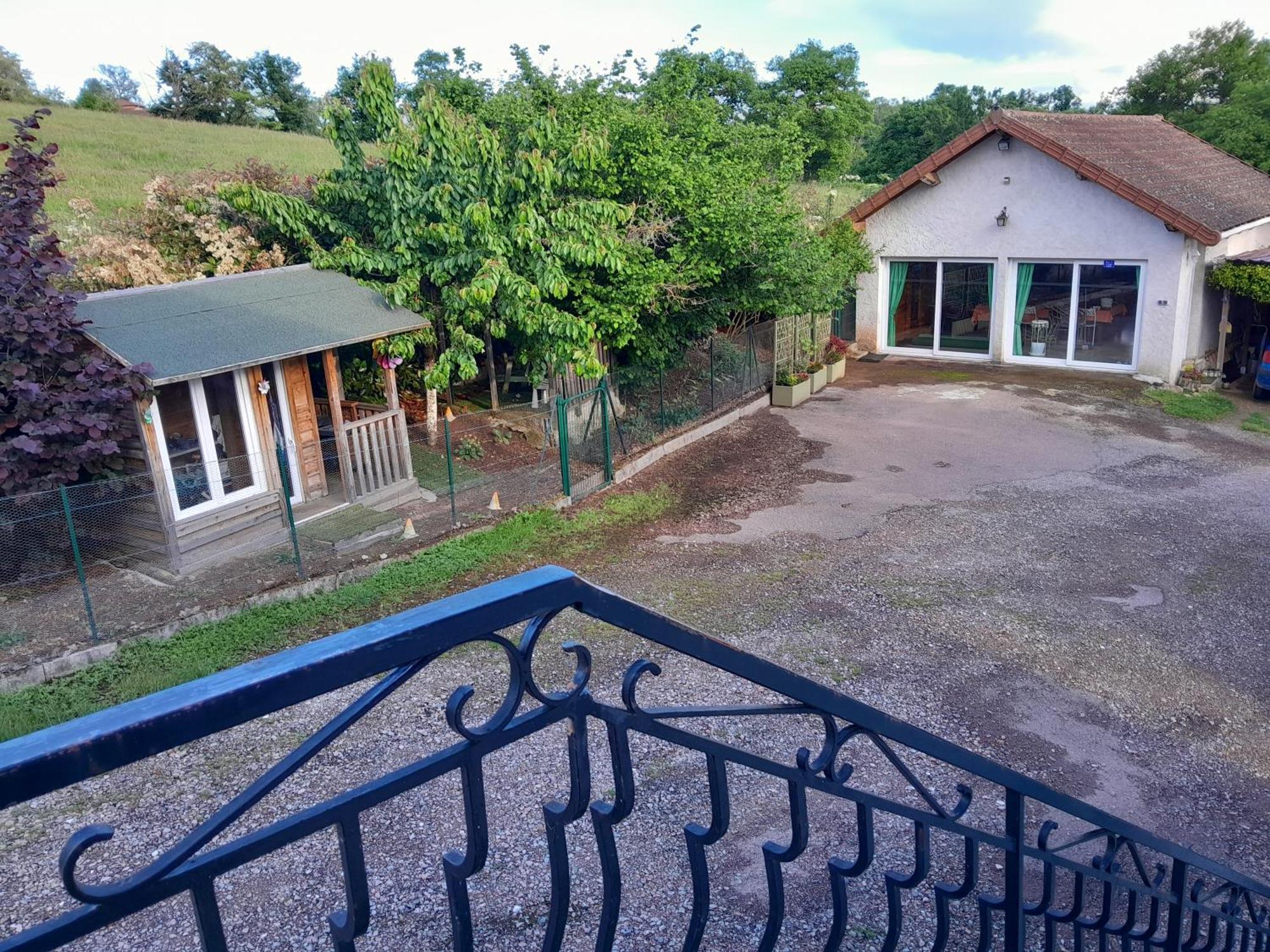 Chambres D Hotes Au P'Tit Bonheur Campagnard Jarnosse Exterior photo